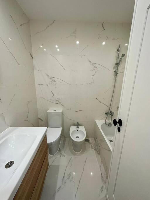 Apartment Double With Balcony Lisbon